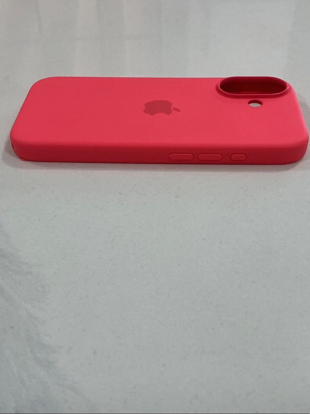 Apple Silicone iPhone 17 Mag Safe Case in Pink